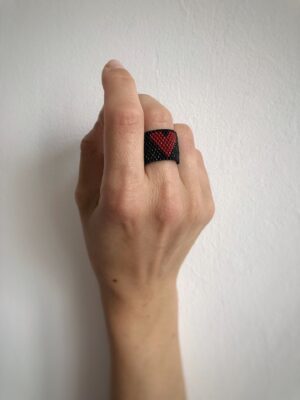 Midnight flame – Handmade Beaded Ring